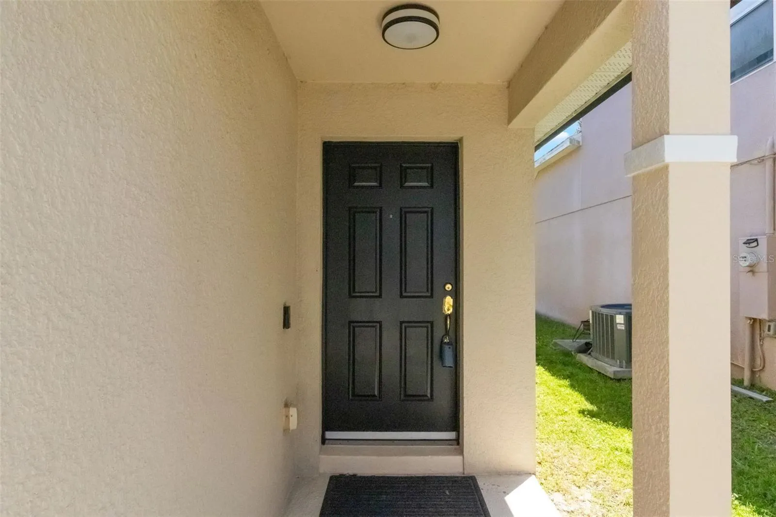 1920 COMMANDER WAY