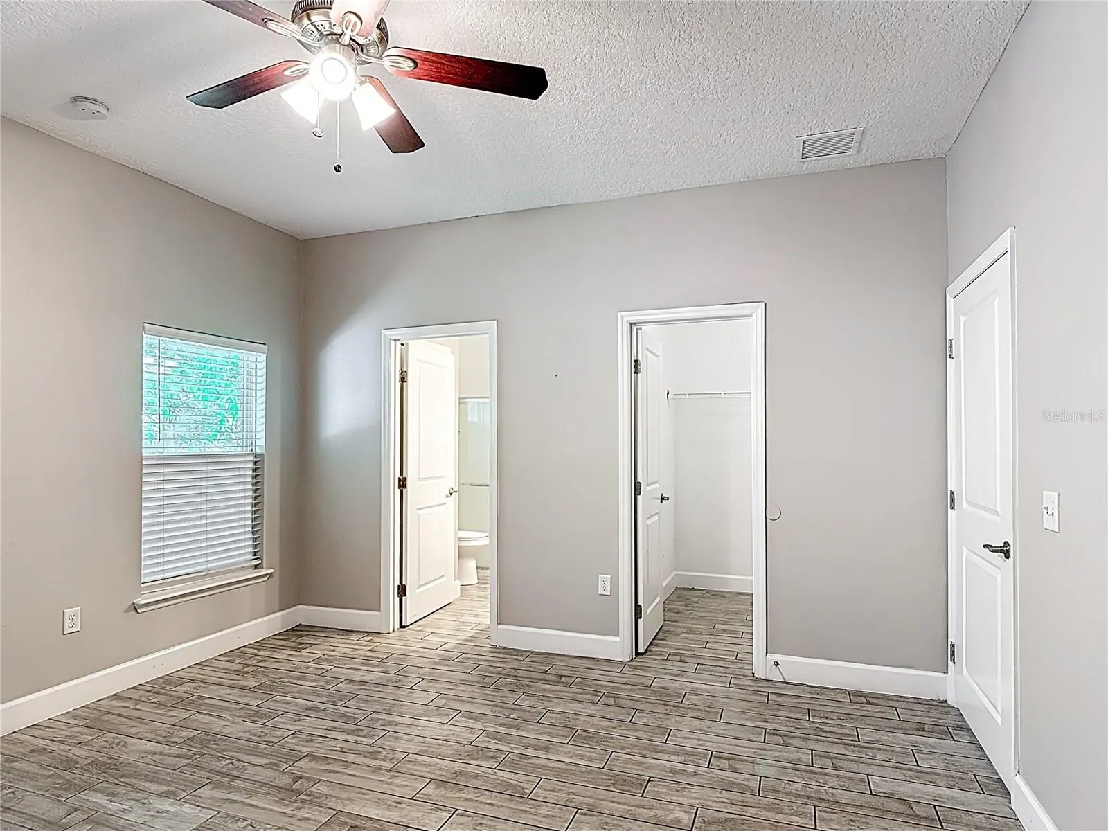 344 BUENAVENTURA BLVD