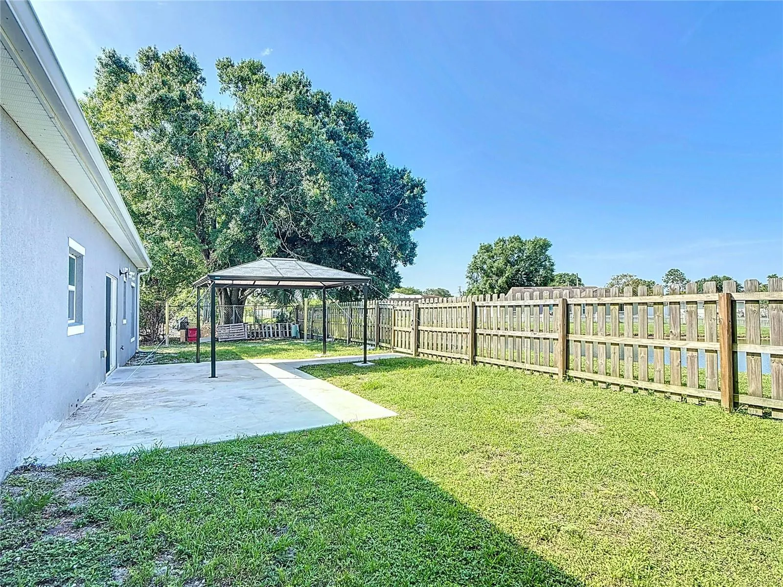 344 BUENAVENTURA BLVD