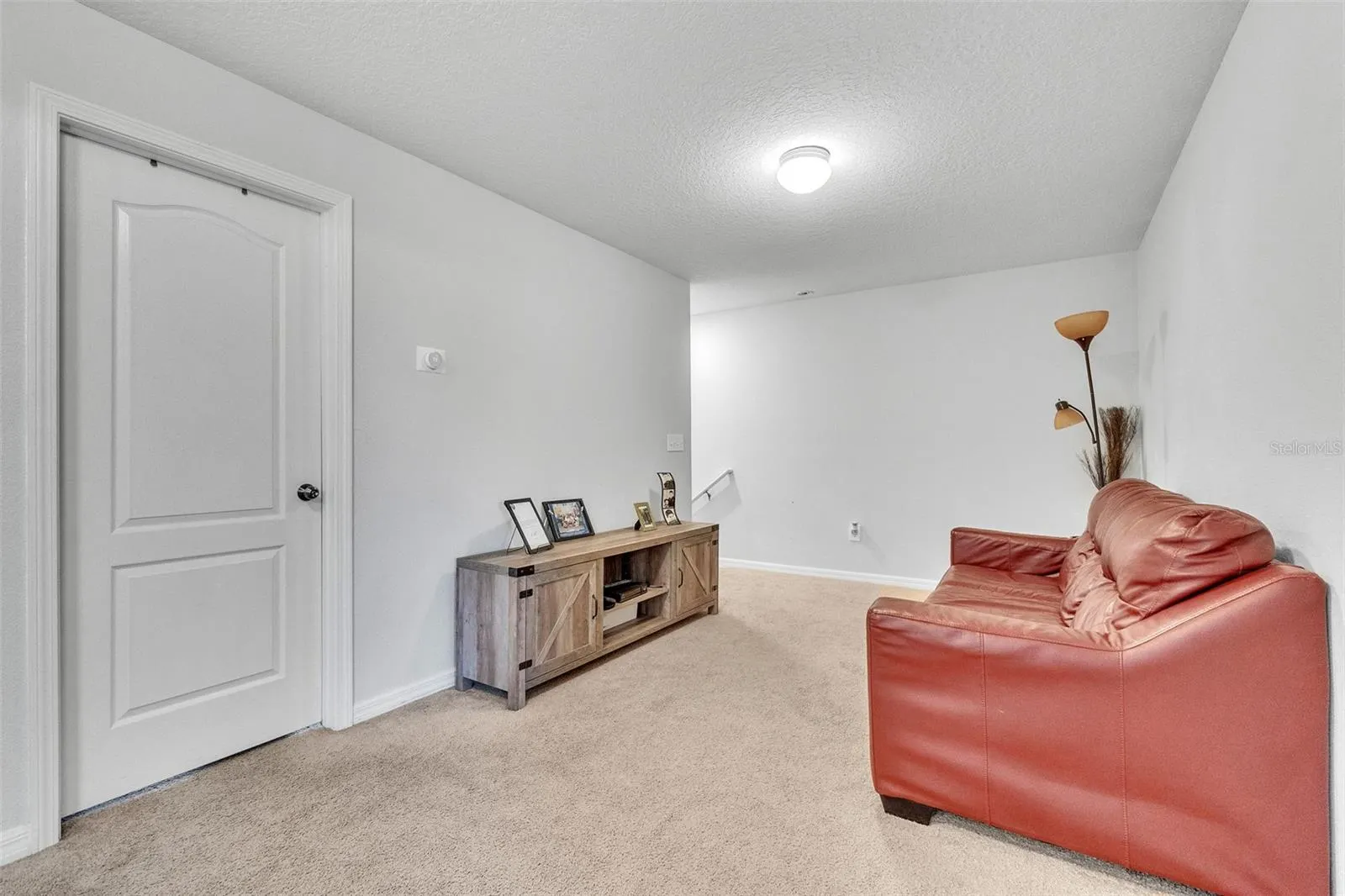 3256 RODRICK CIR