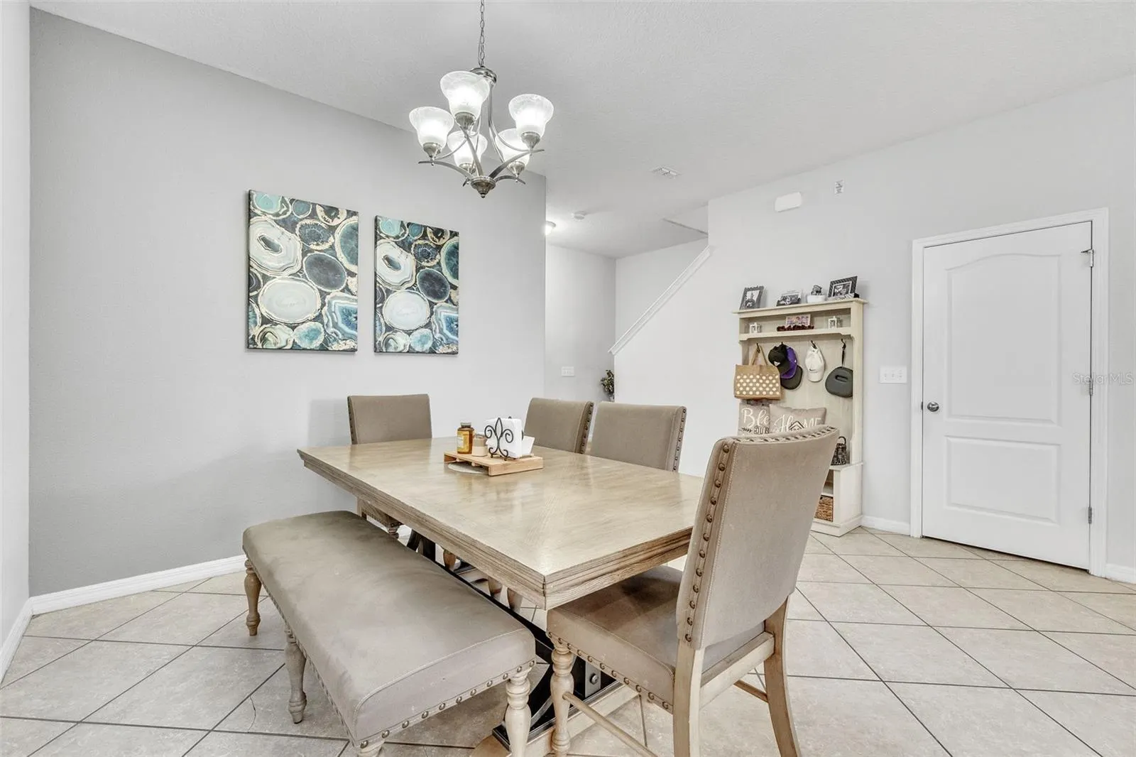 3256 RODRICK CIR