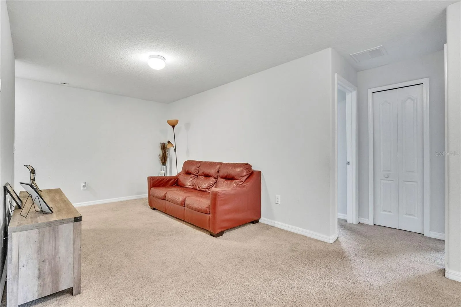 3256 RODRICK CIR