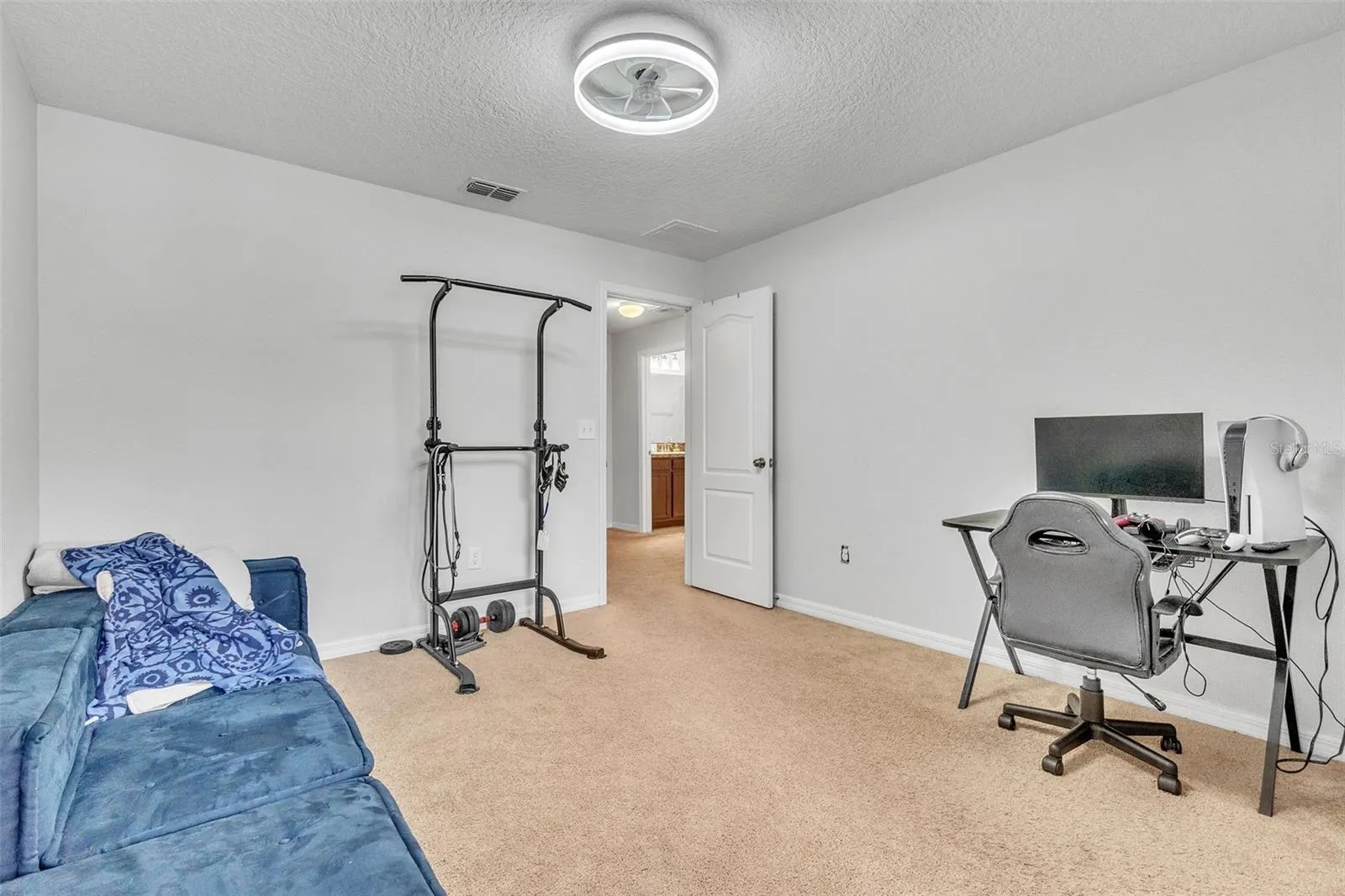 3256 RODRICK CIR