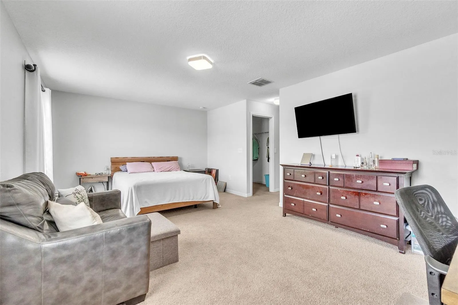 3256 RODRICK CIR
