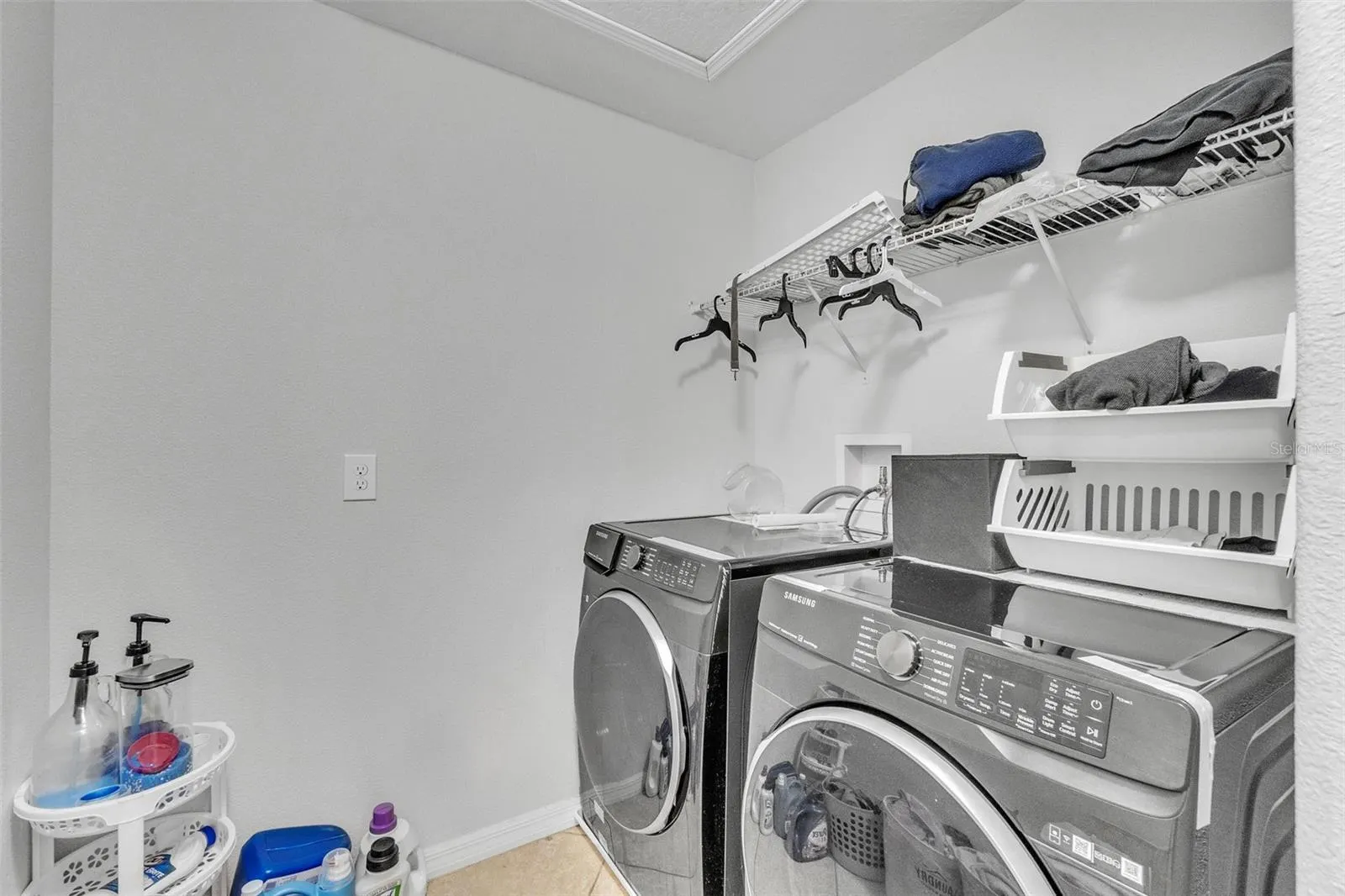 3256 RODRICK CIR