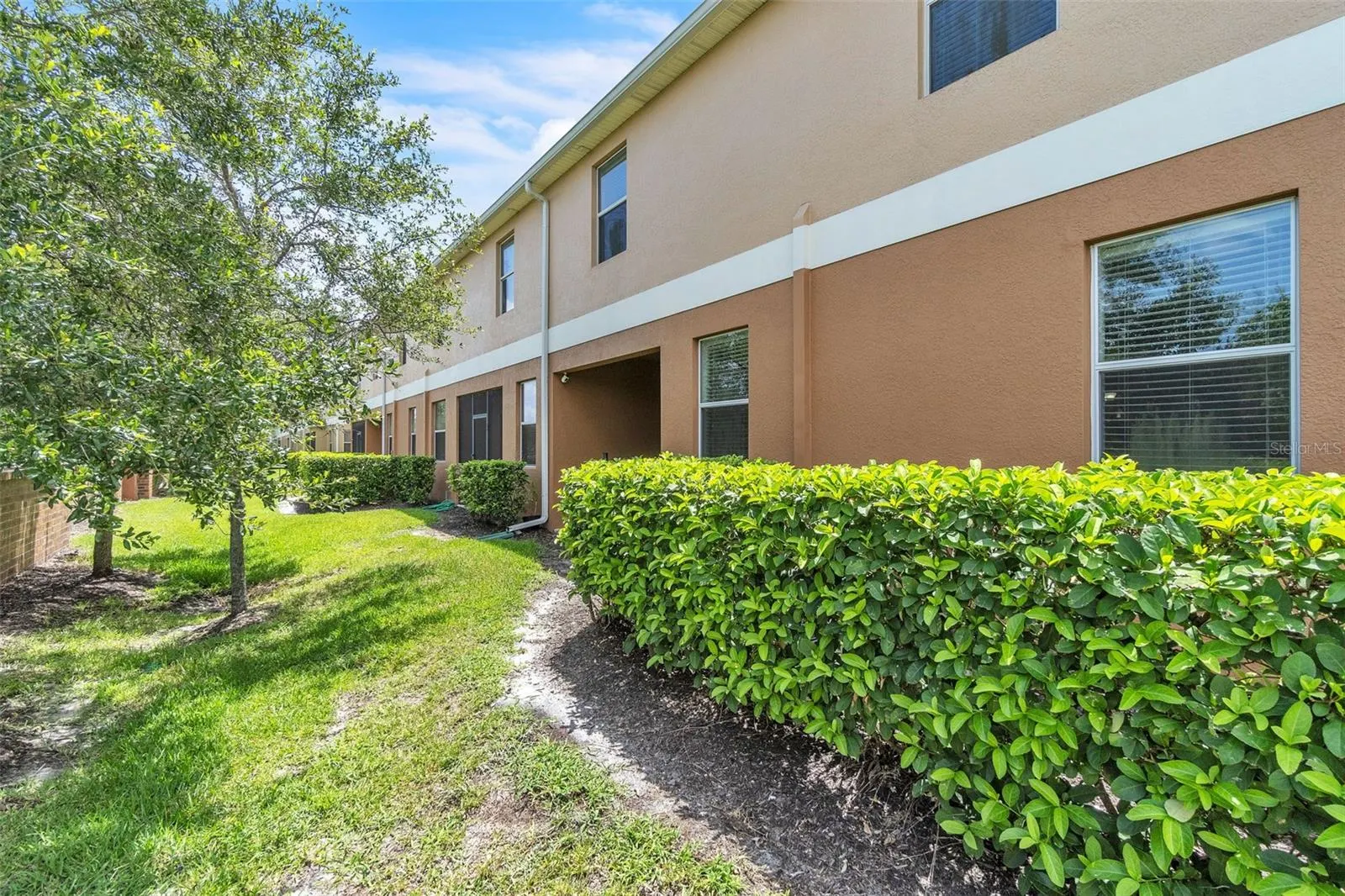 3256 RODRICK CIR