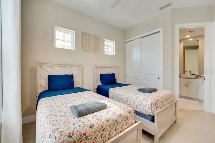 7583 SUNNY DREAMS LN