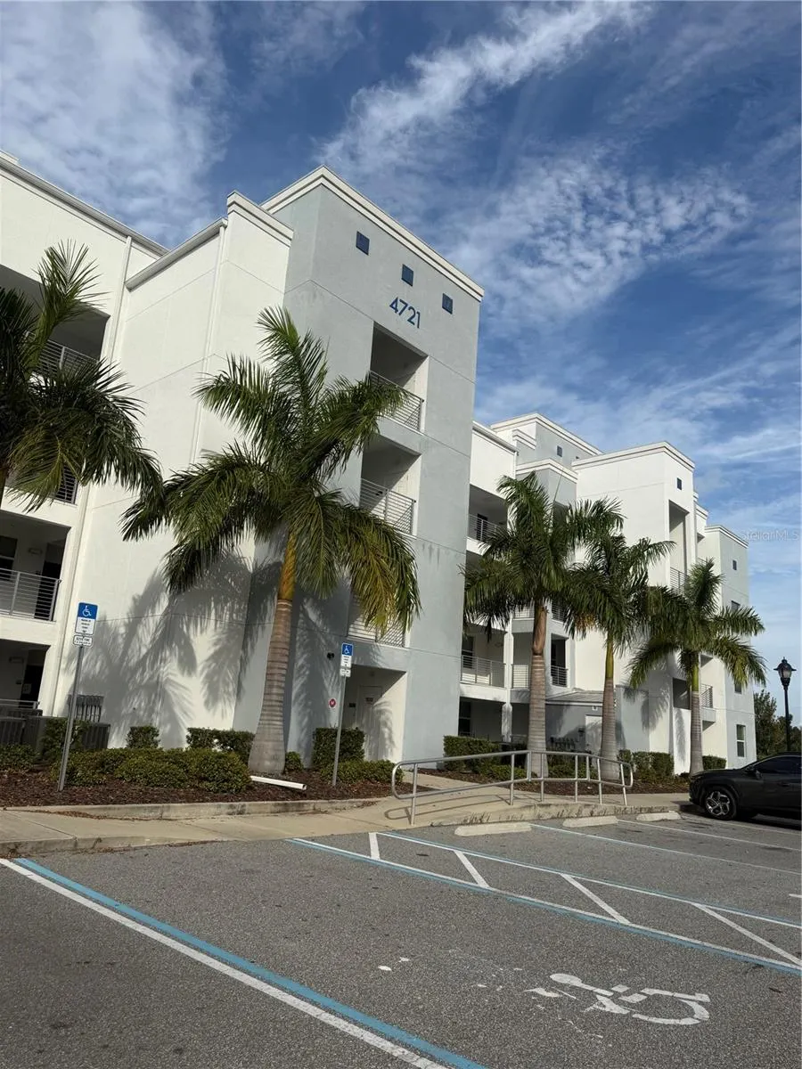 4721 CLOCK TOWER DR #402, #402