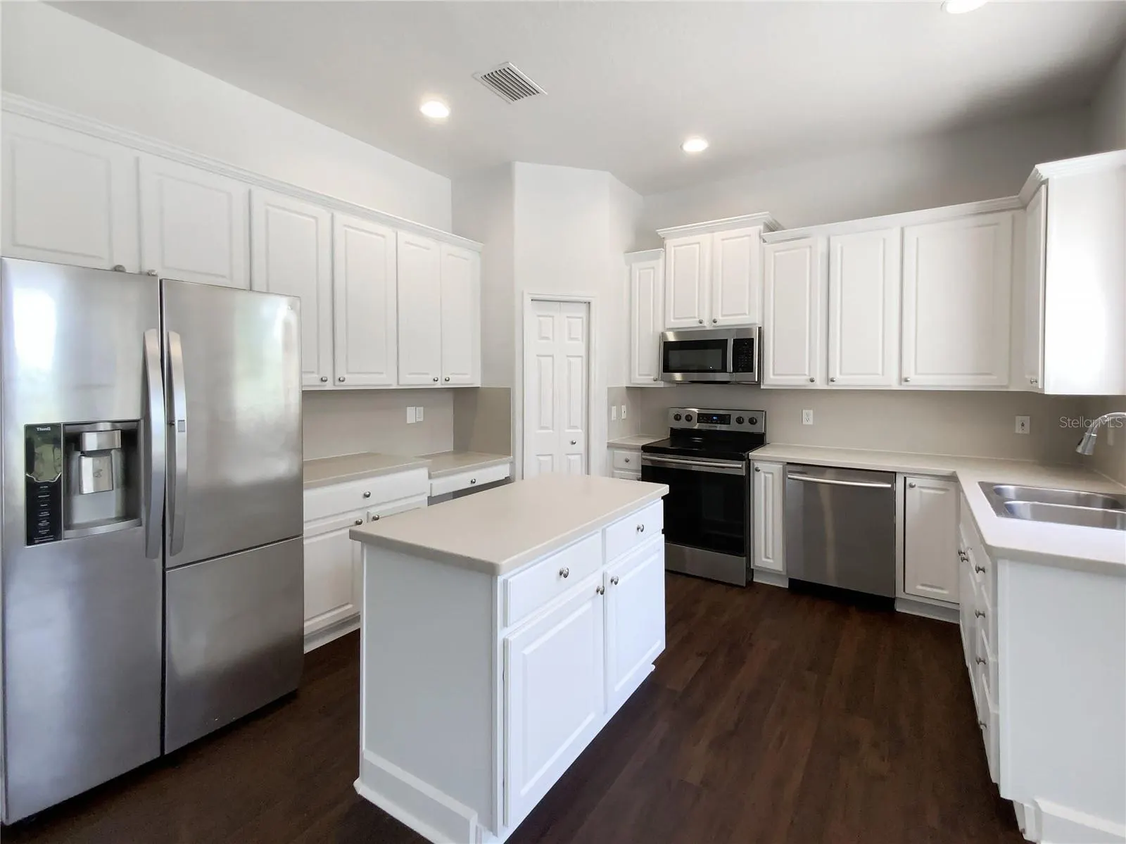851 PLACID LAKE DR