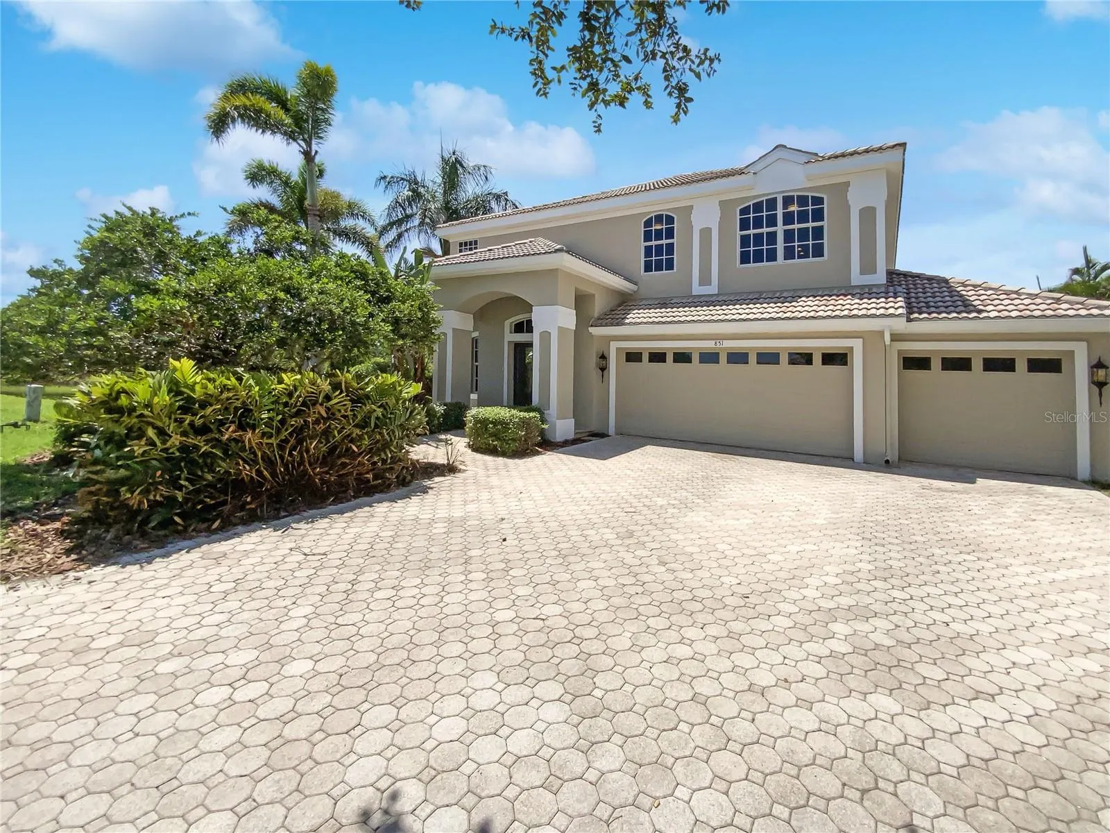 851 PLACID LAKE DR