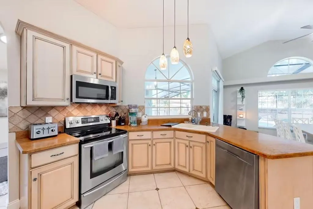 102 TITAN DR
