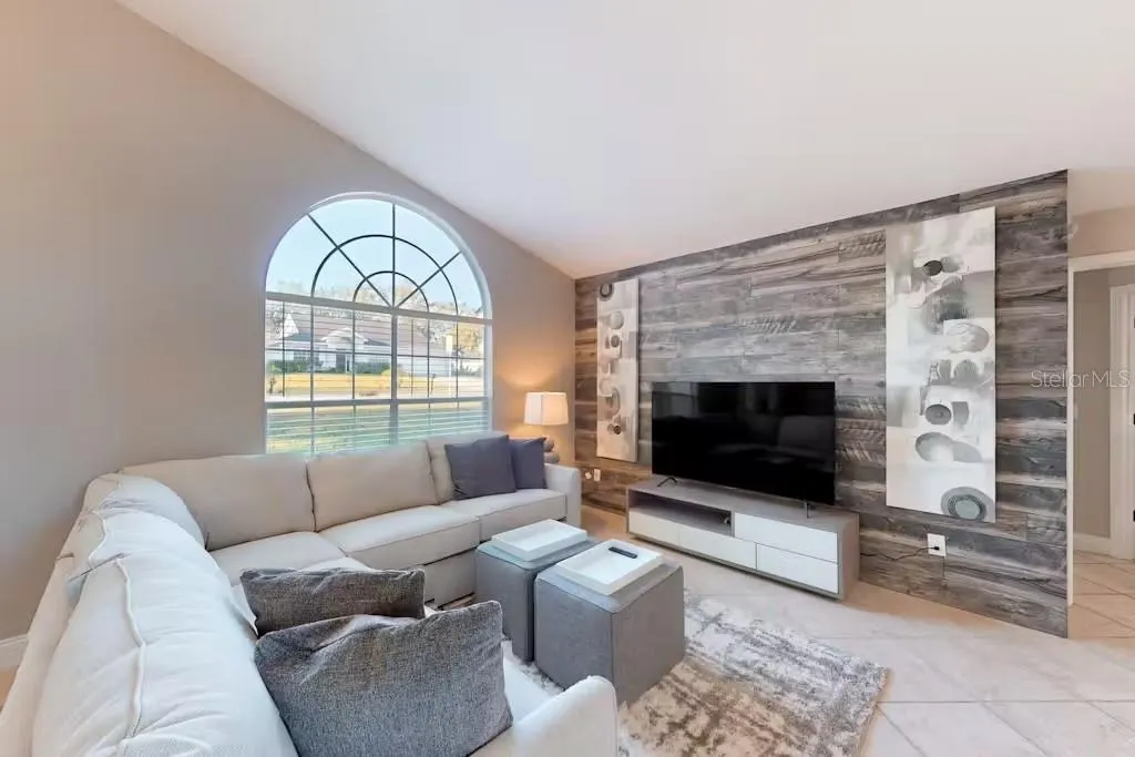 102 TITAN DR