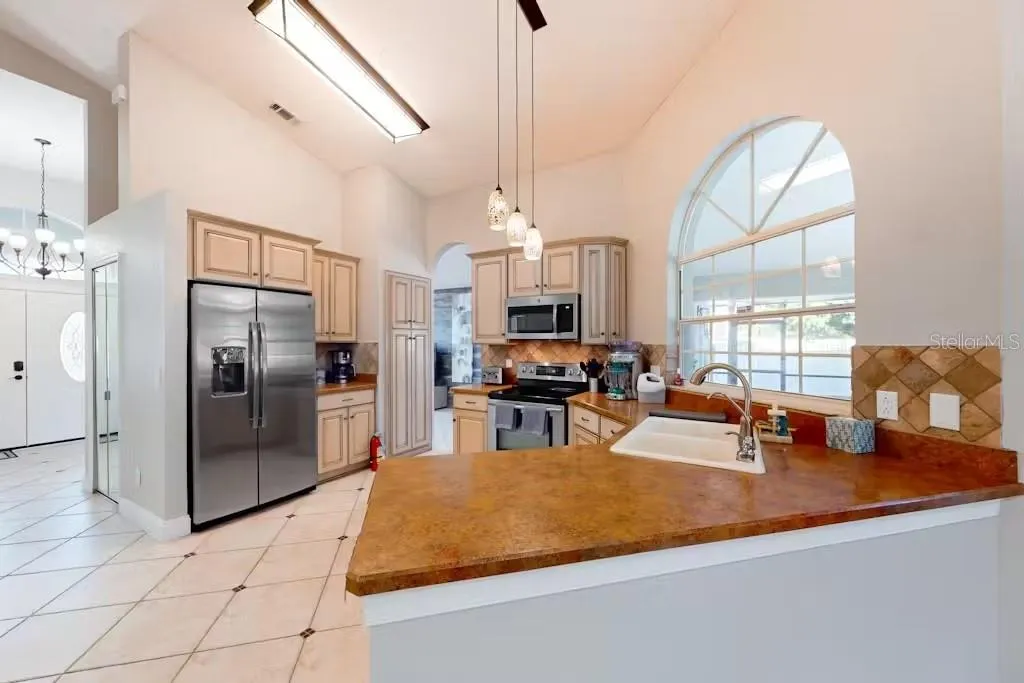 102 TITAN DR