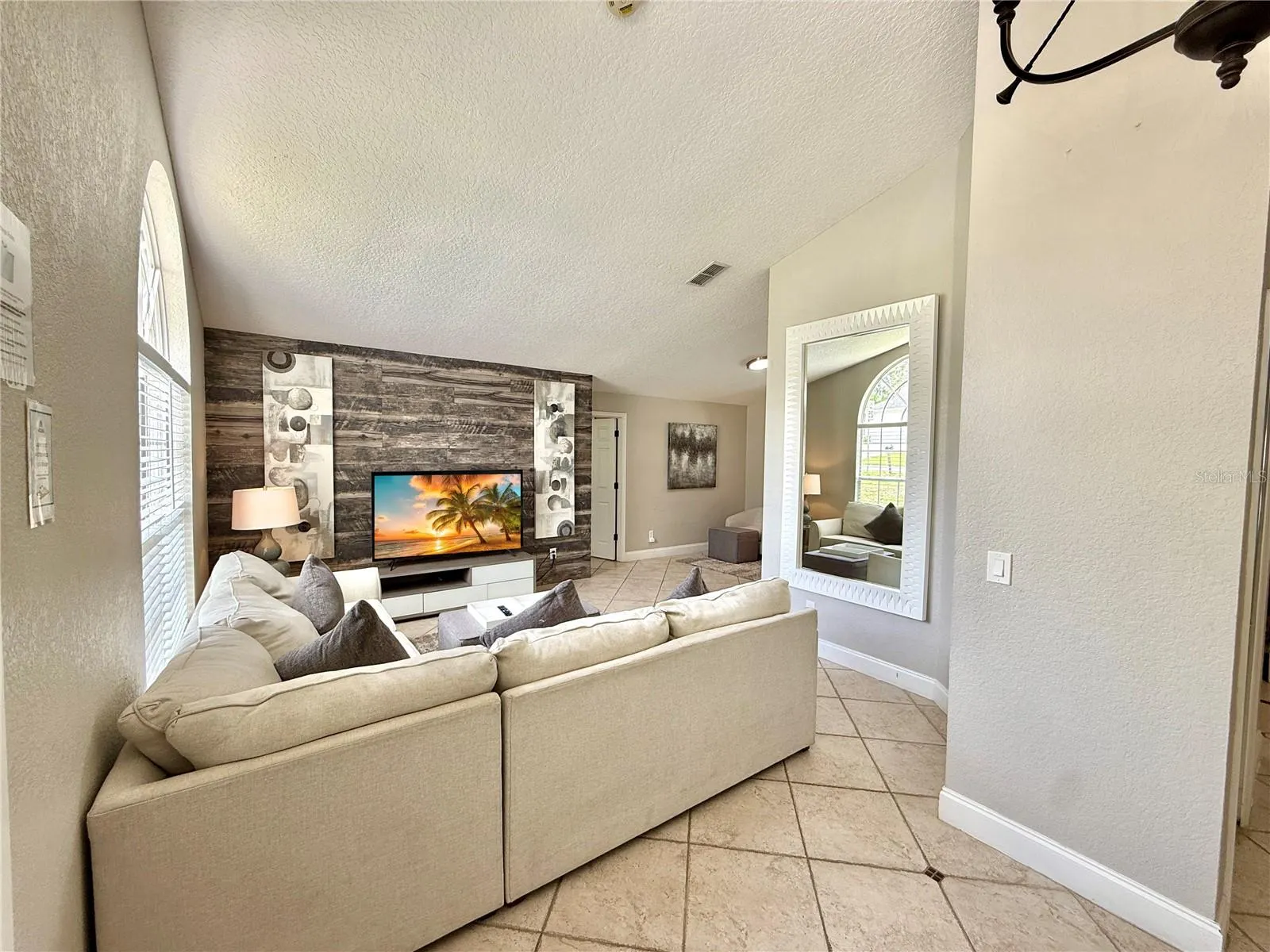 102 TITAN DR