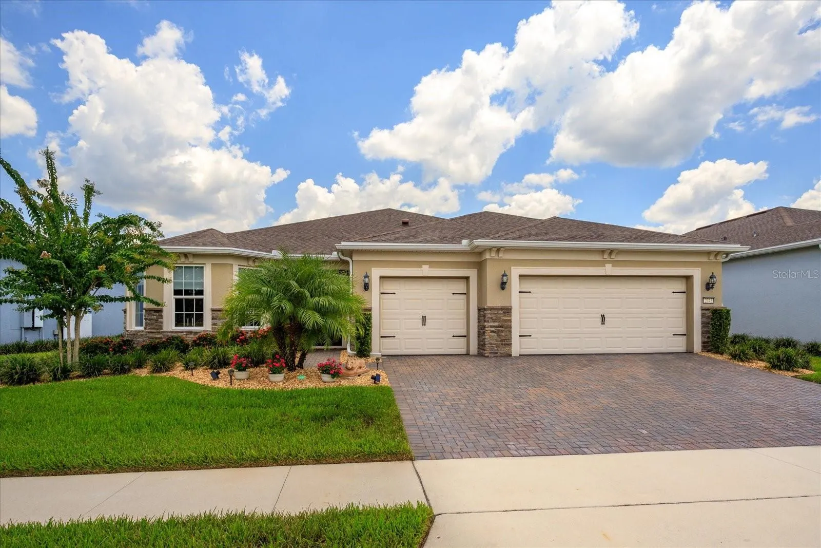 2743 RIVER CREEK LN