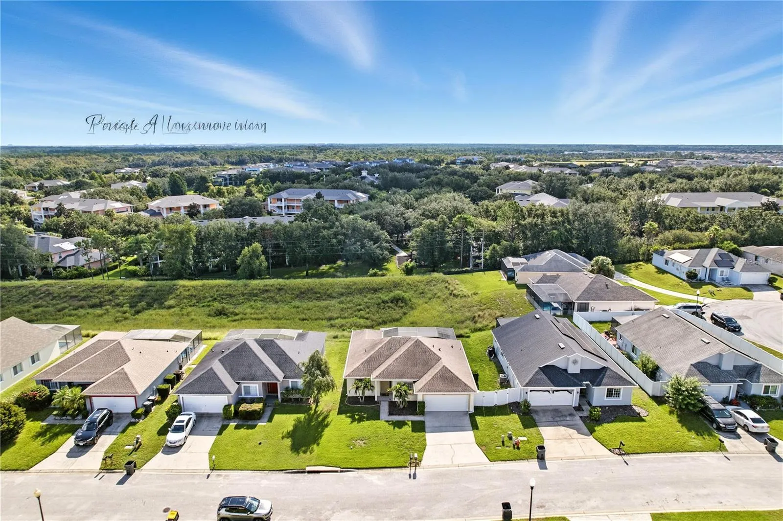 516 HILLCREST DR