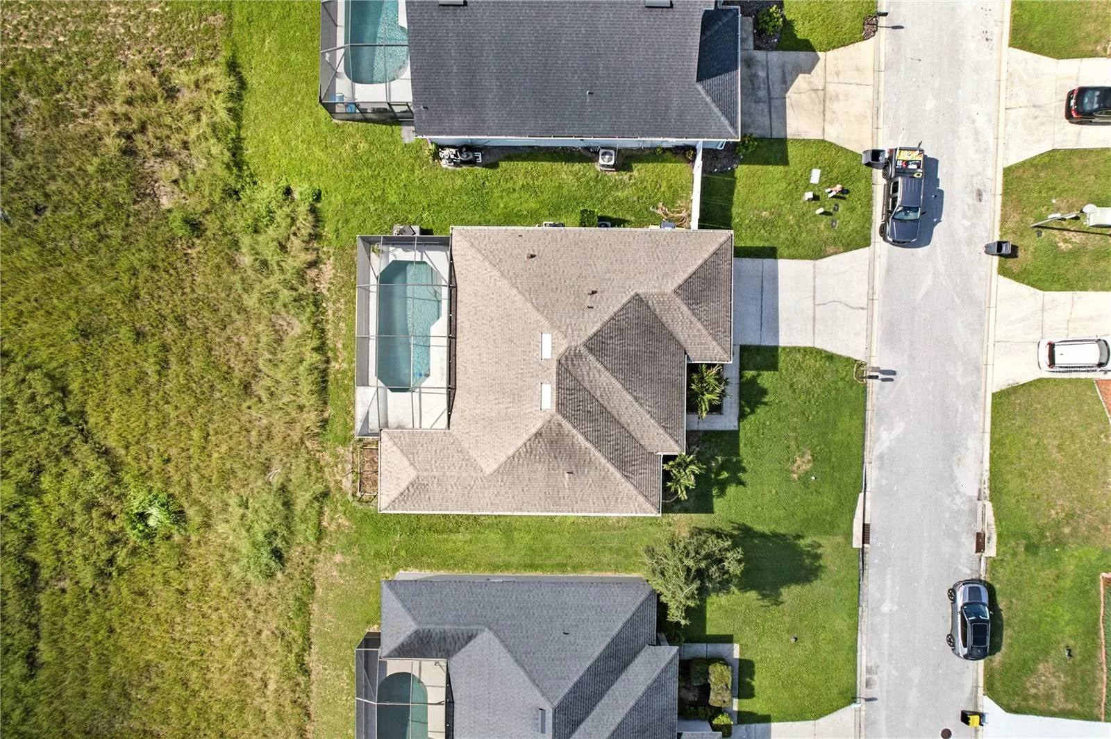 516 HILLCREST DR