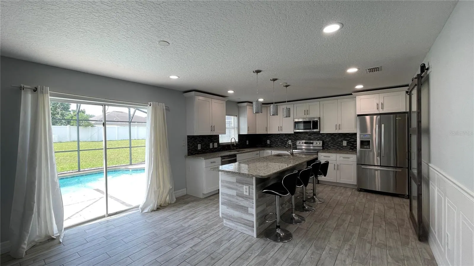 205 JOCELYN DR