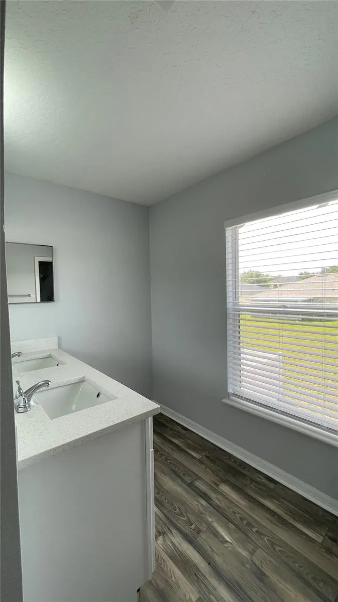 205 JOCELYN DR