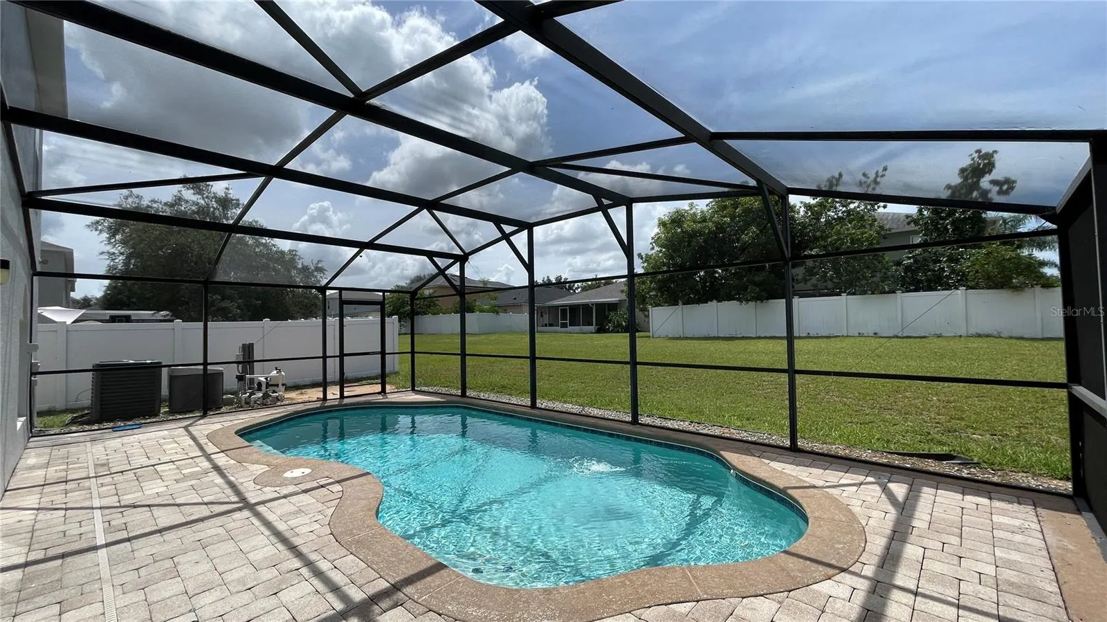 205 JOCELYN DR