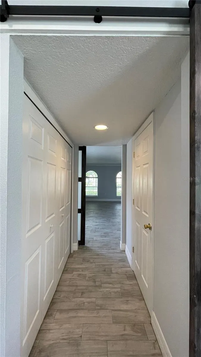 205 JOCELYN DR