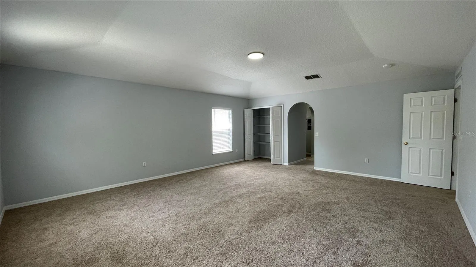 205 JOCELYN DR