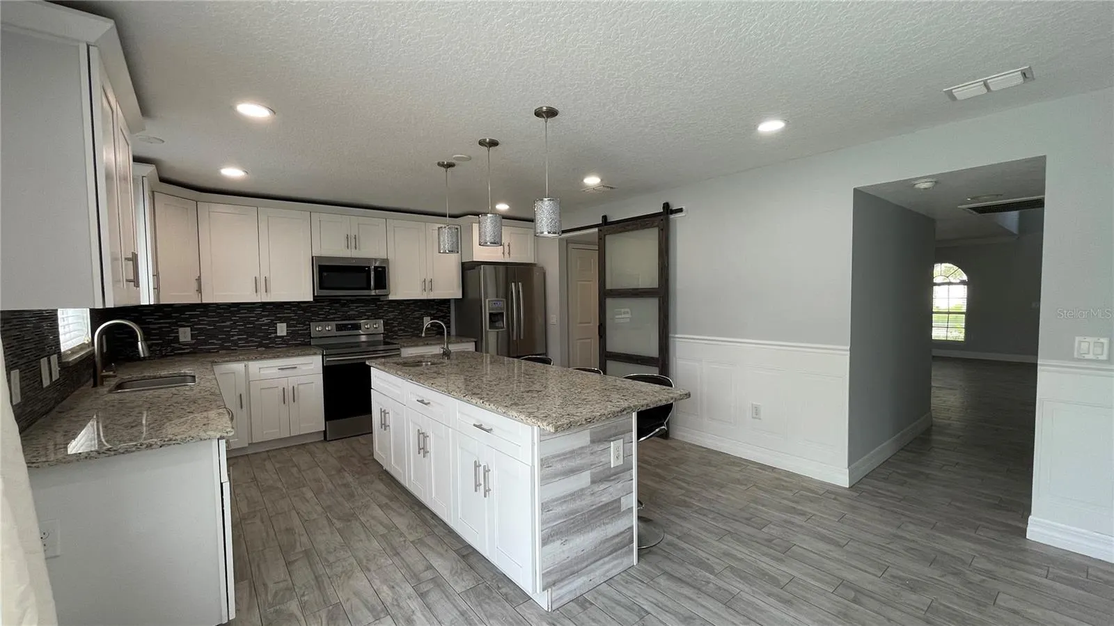 205 JOCELYN DR