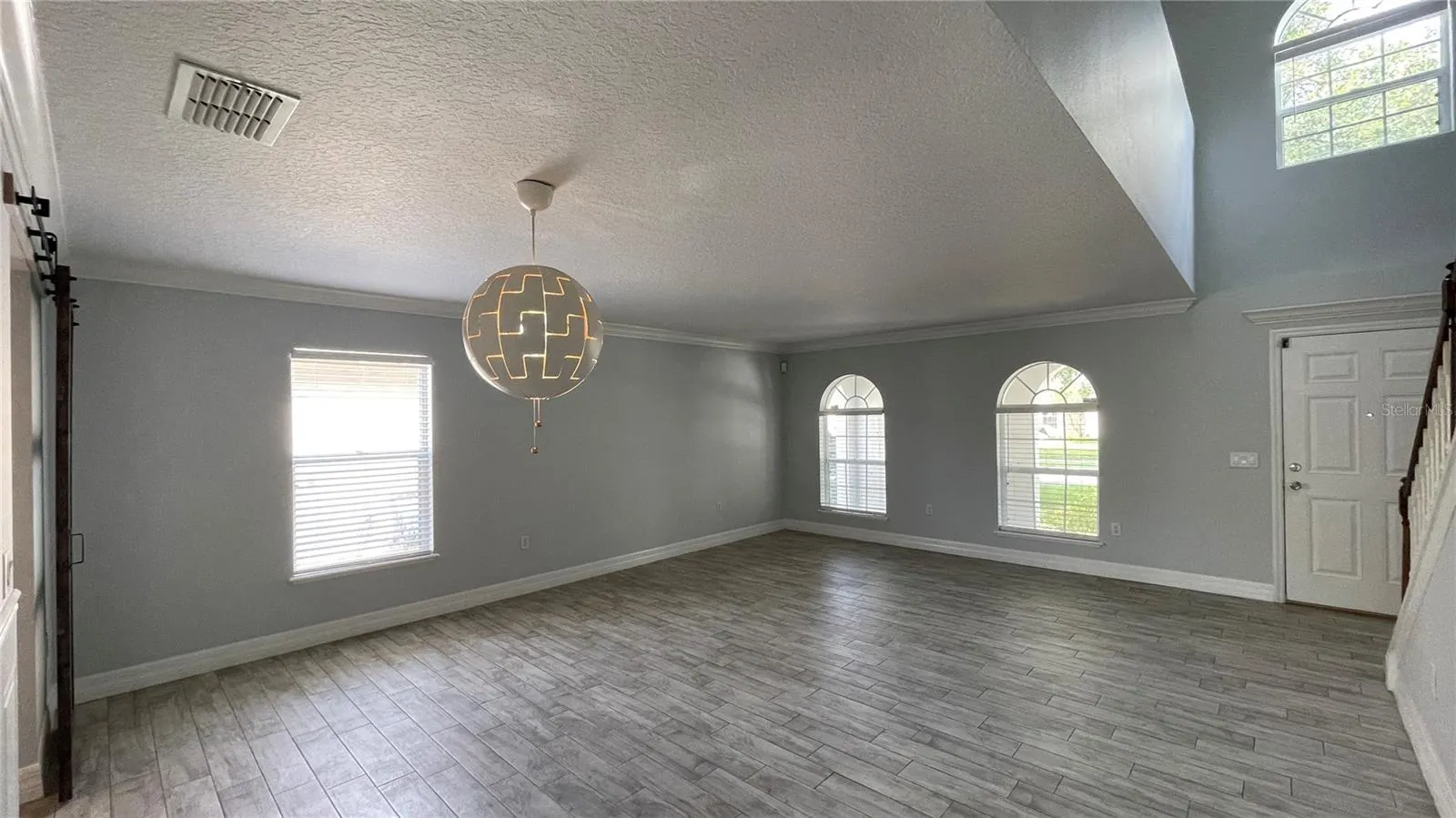 205 JOCELYN DR