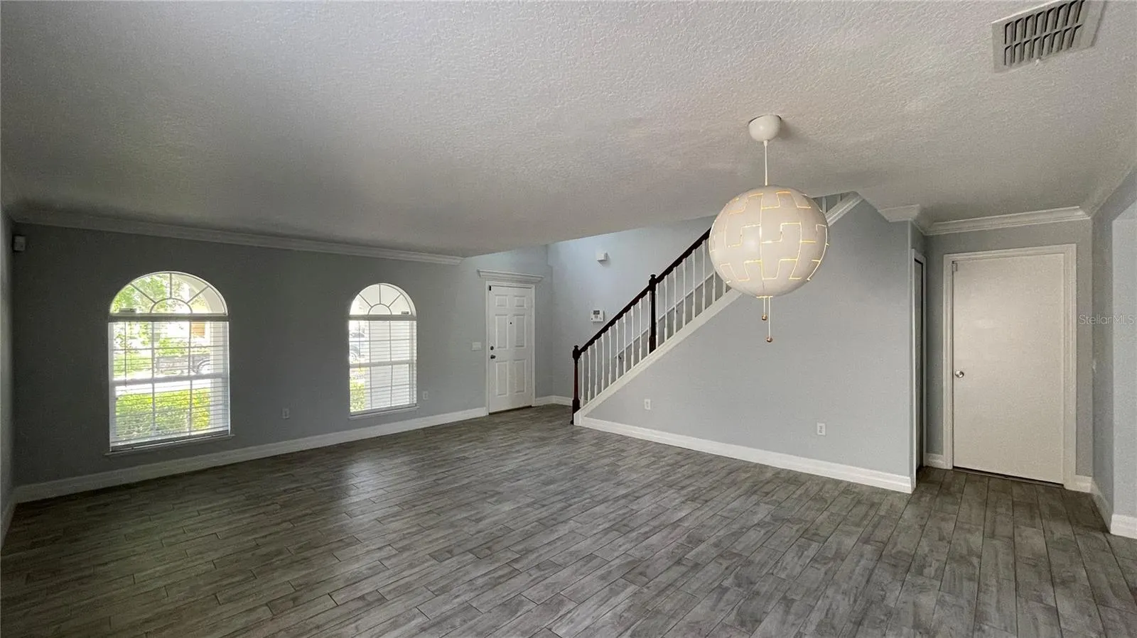 205 JOCELYN DR