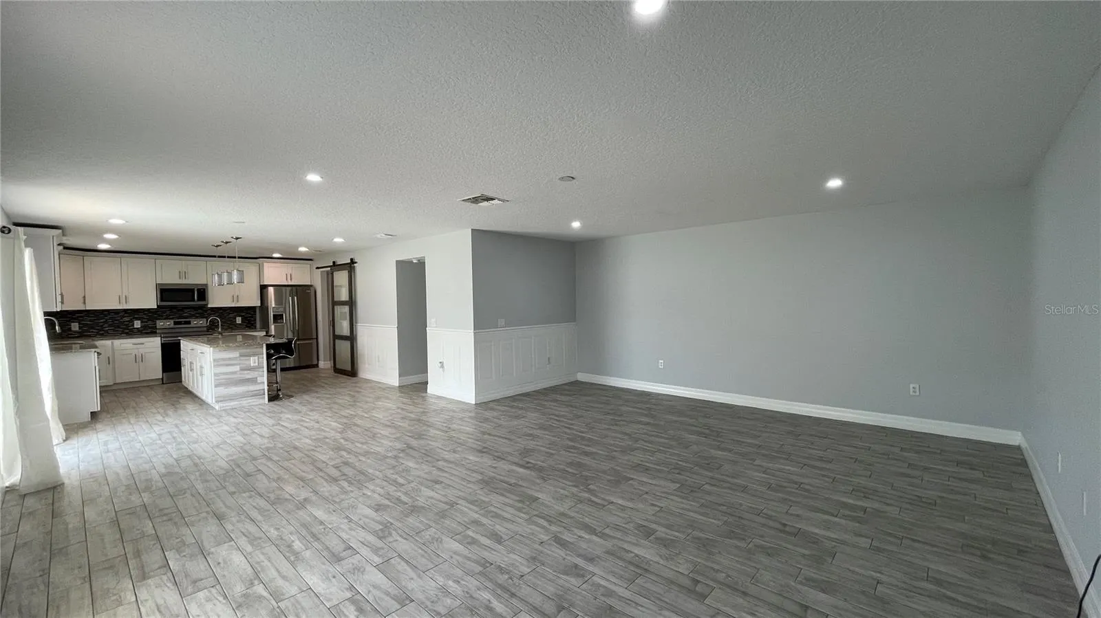 205 JOCELYN DR