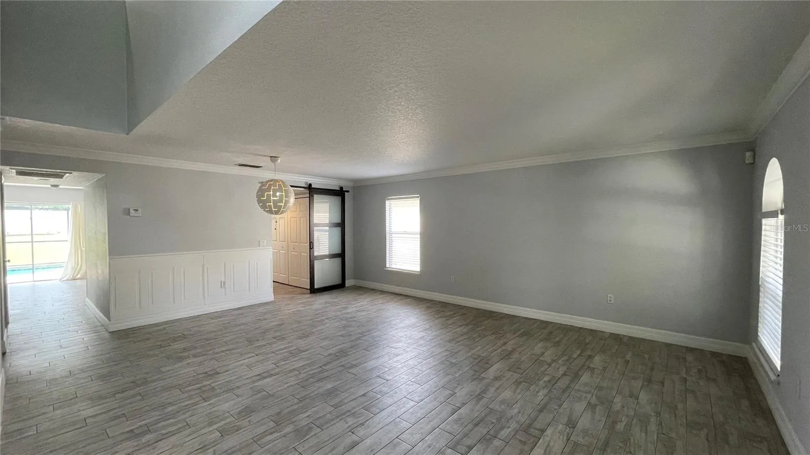 205 JOCELYN DR