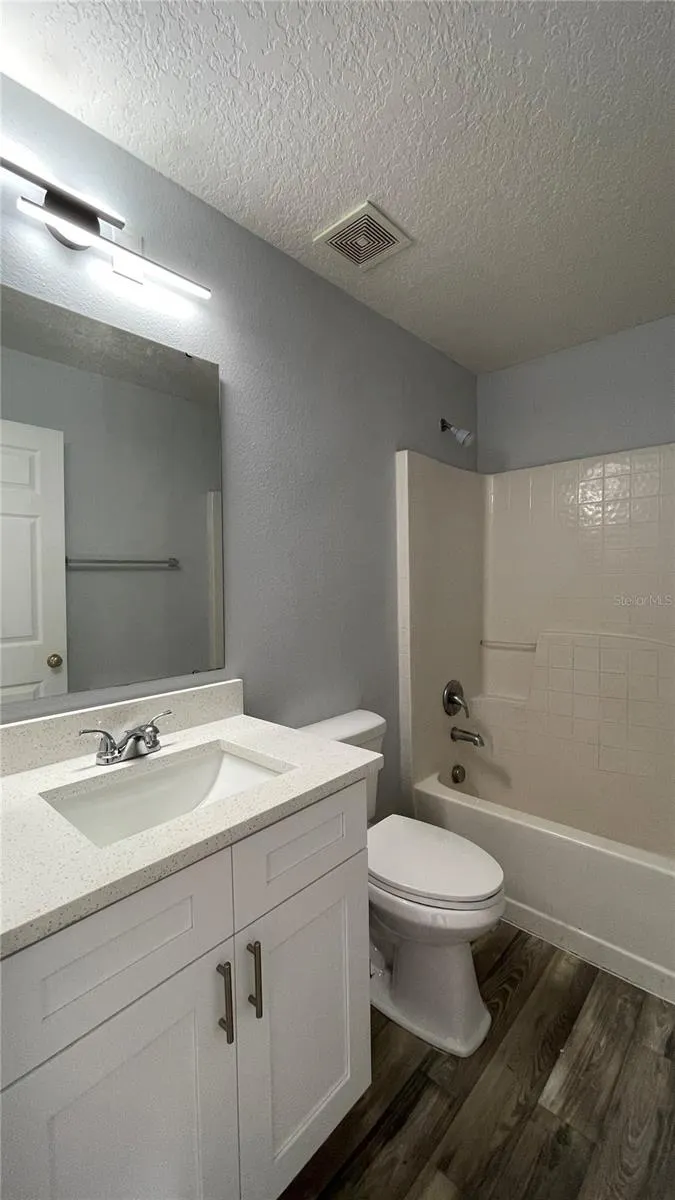 205 JOCELYN DR
