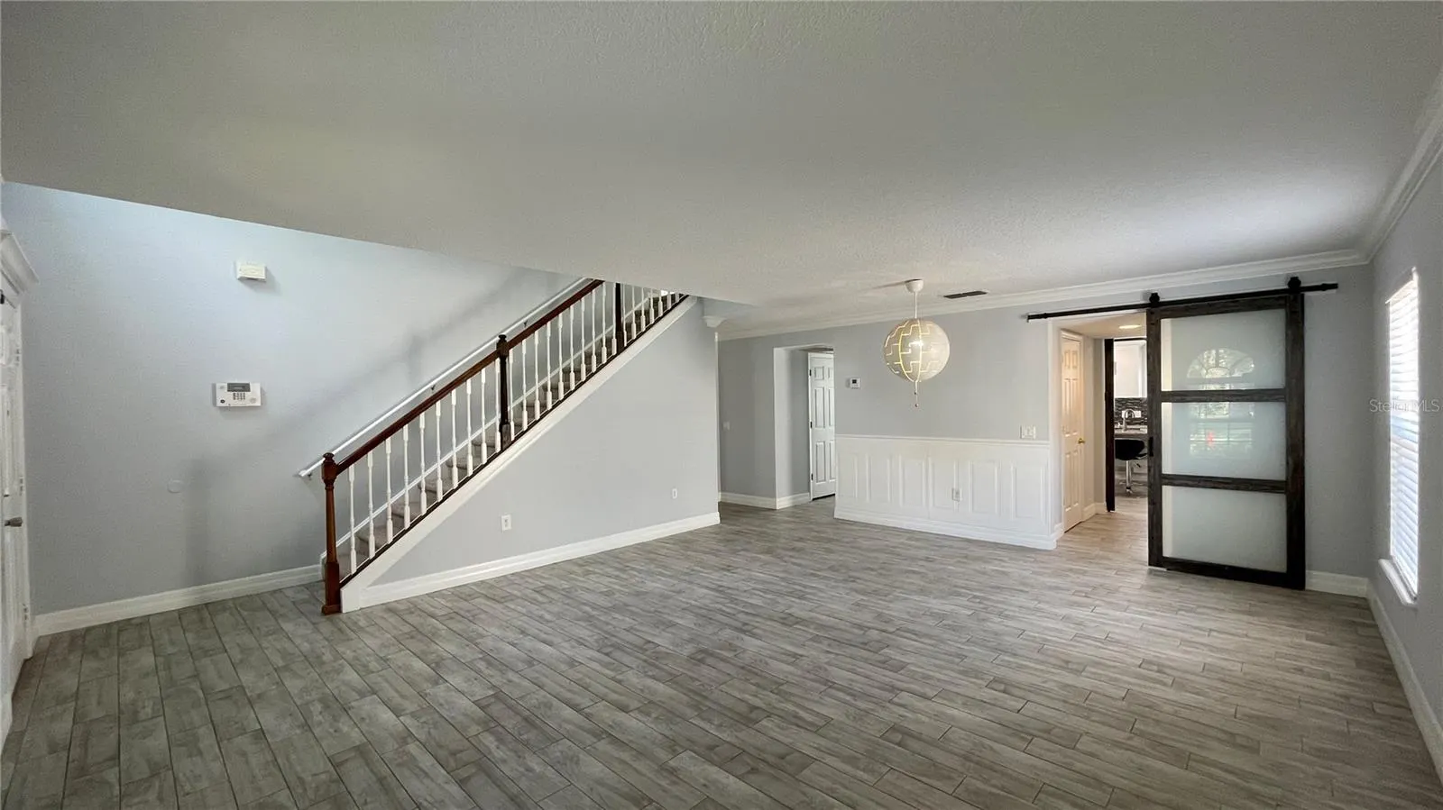 205 JOCELYN DR