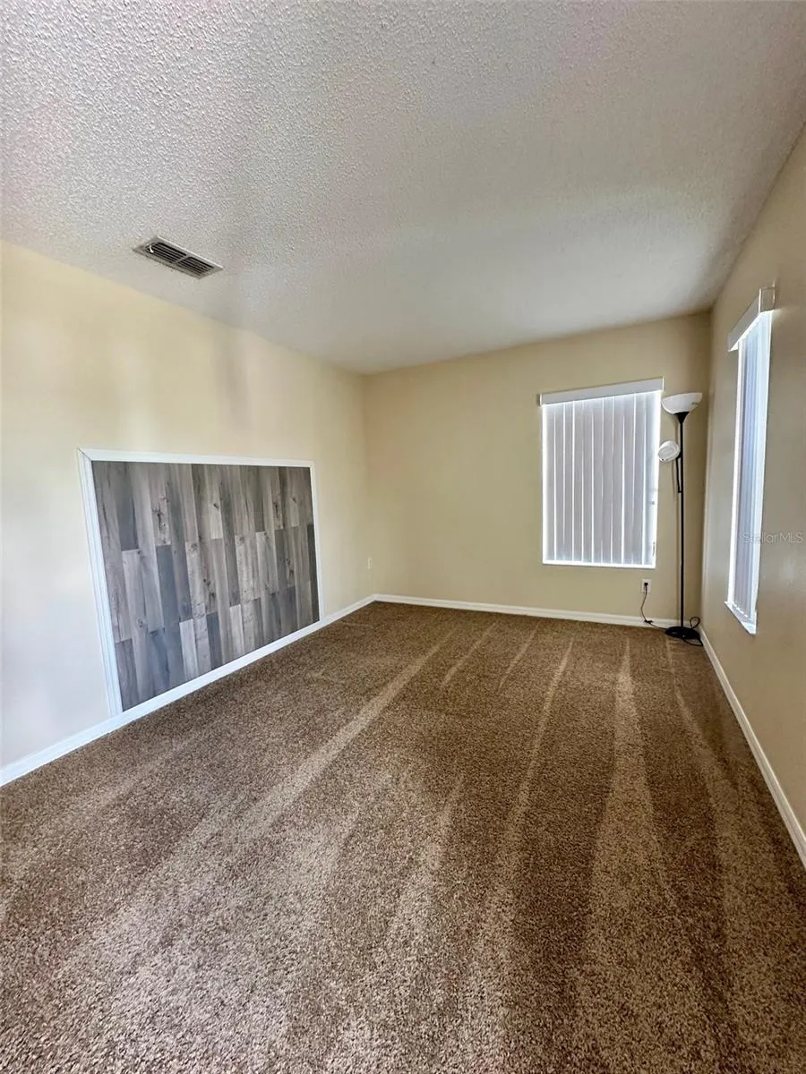 410 CANNA DR
