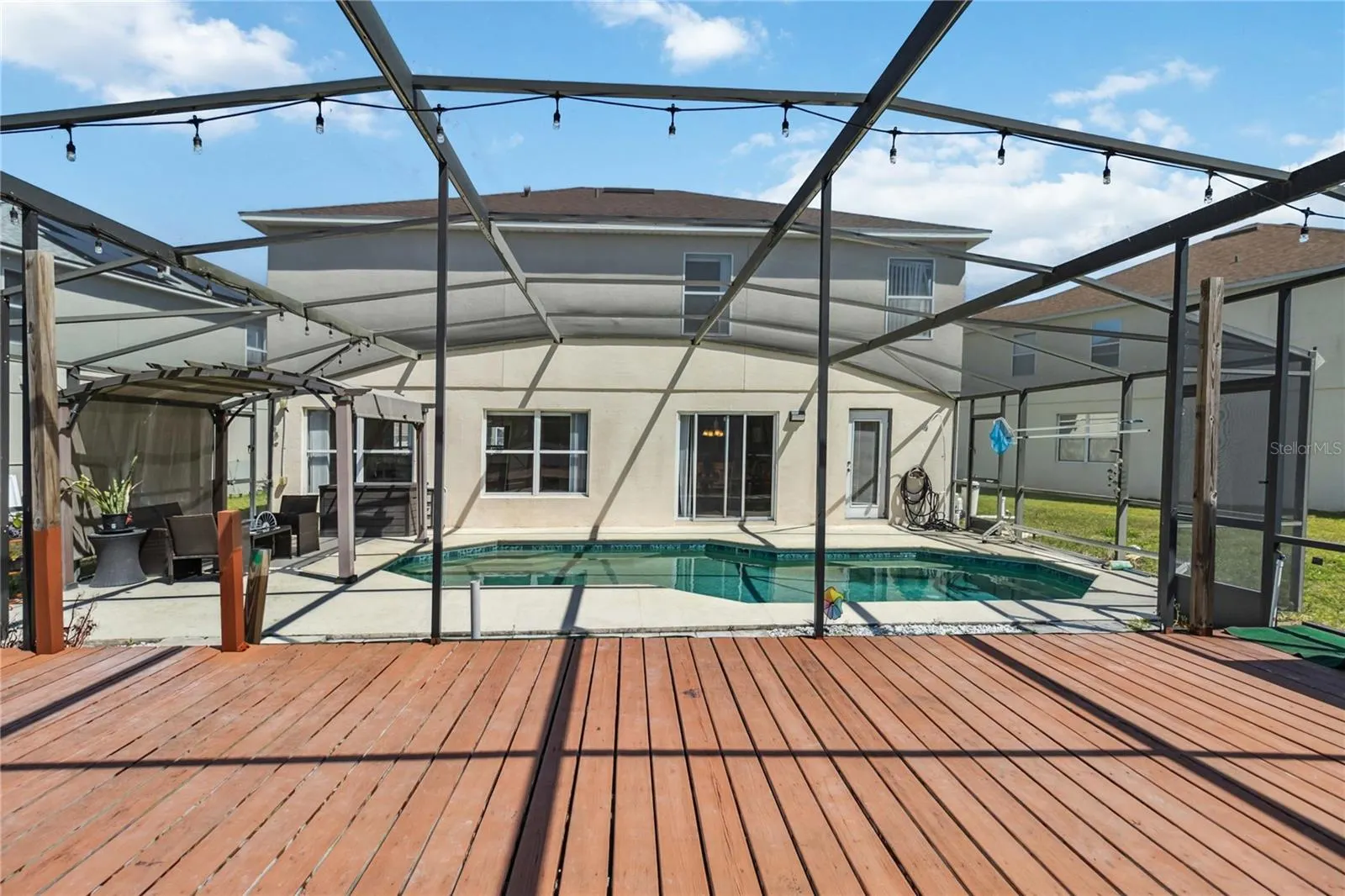 410 CANNA DR