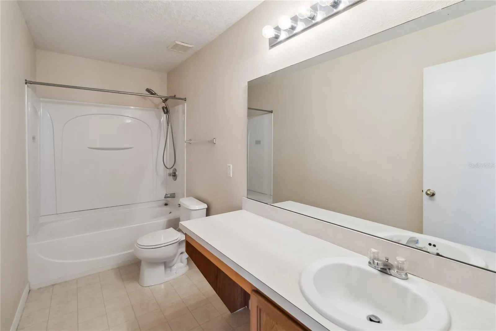 410 CANNA DR