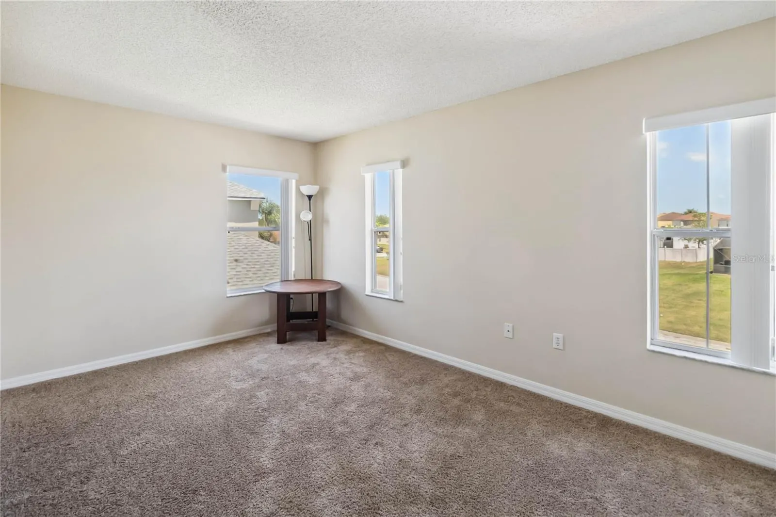 410 CANNA DR