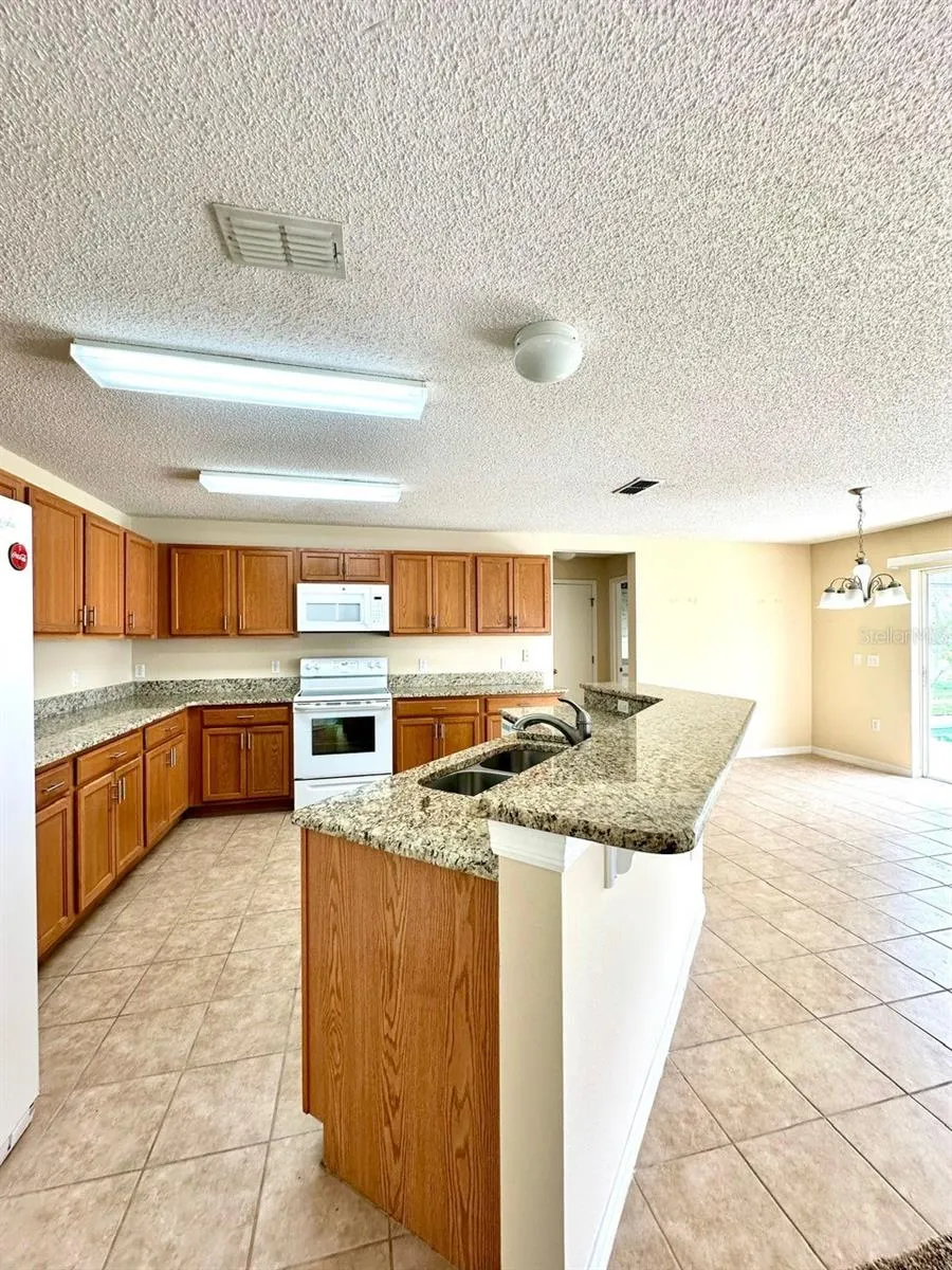 410 CANNA DR