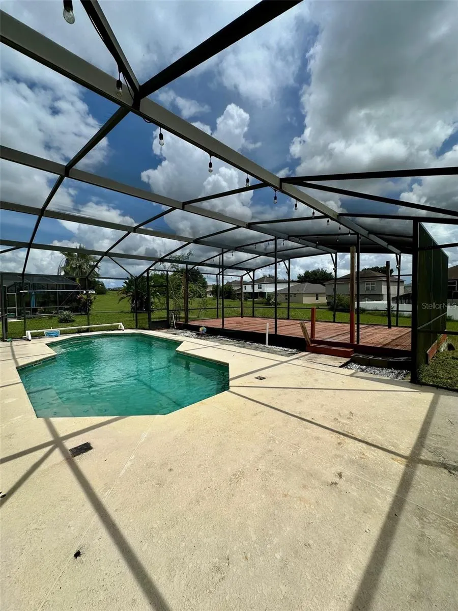410 CANNA DR