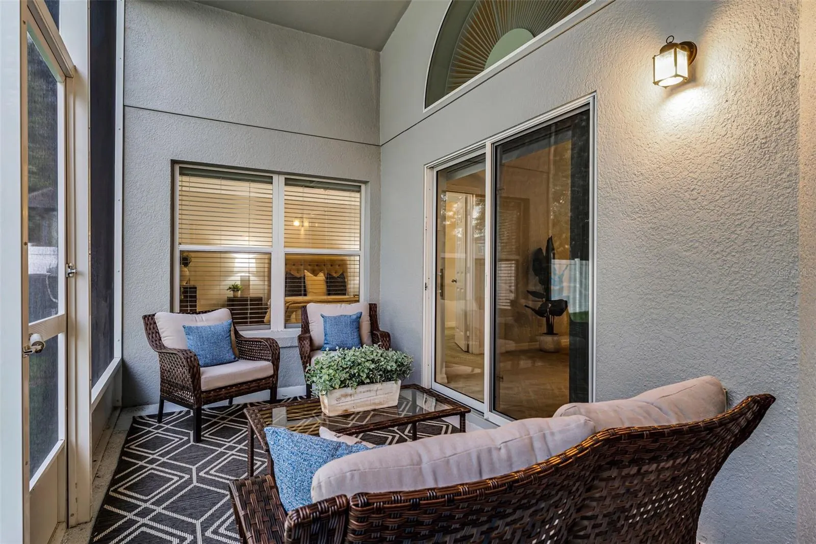 9141 OAK COMMONS WAY