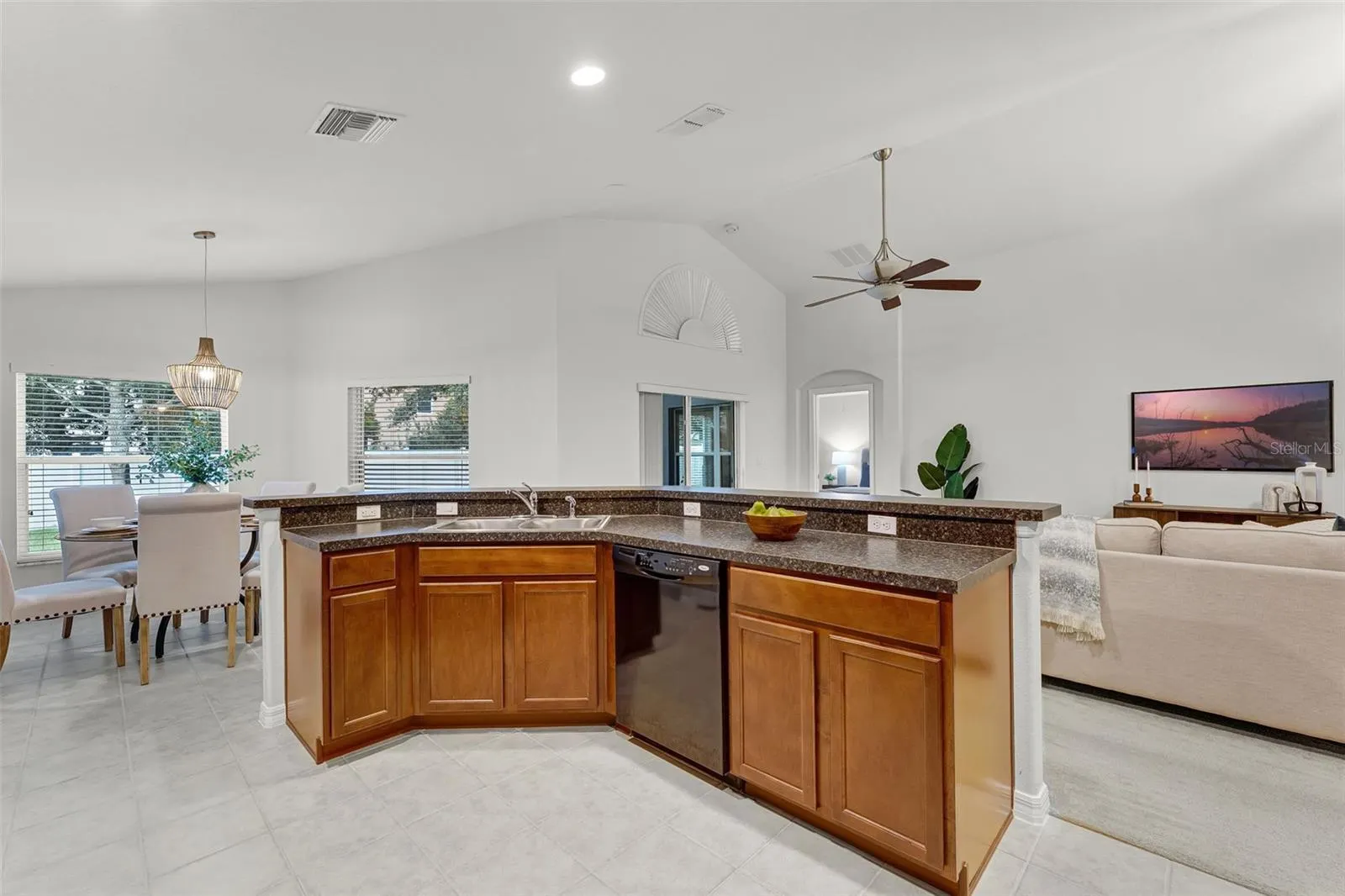9141 OAK COMMONS WAY