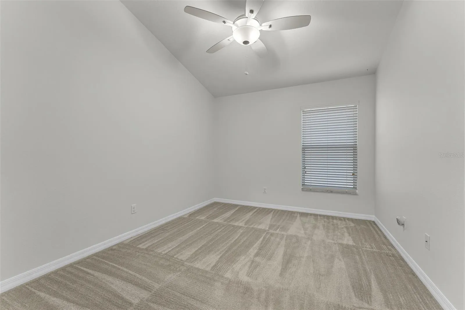 9141 OAK COMMONS WAY