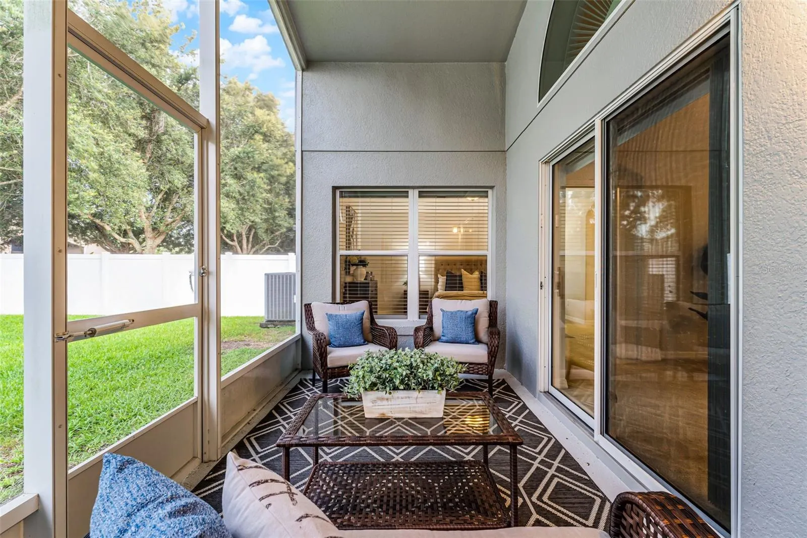 9141 OAK COMMONS WAY