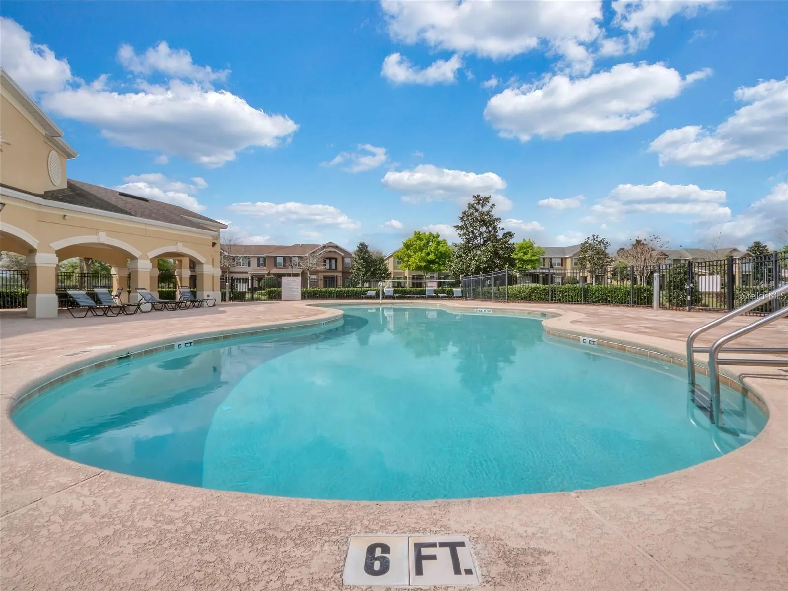9141 OAK COMMONS WAY