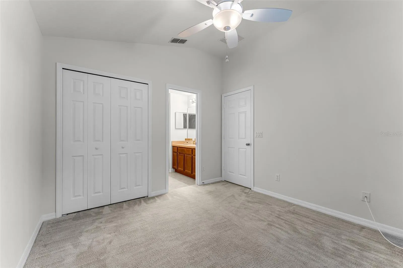 9141 OAK COMMONS WAY