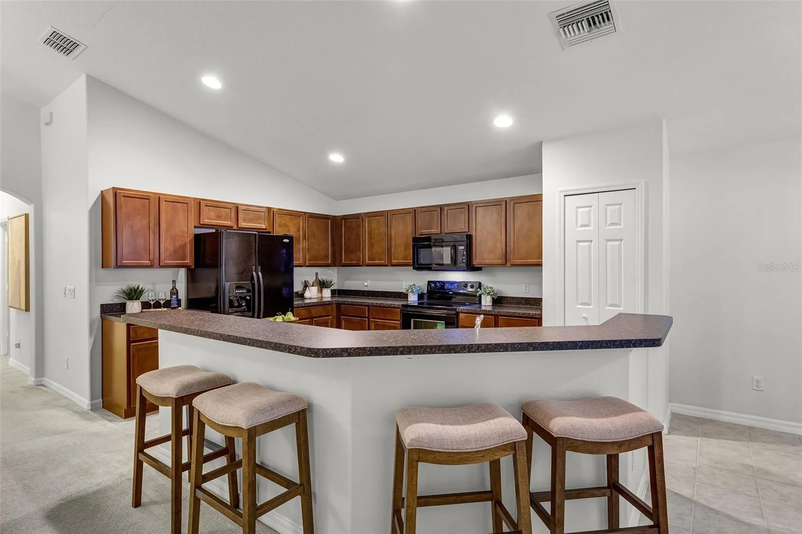 9141 OAK COMMONS WAY