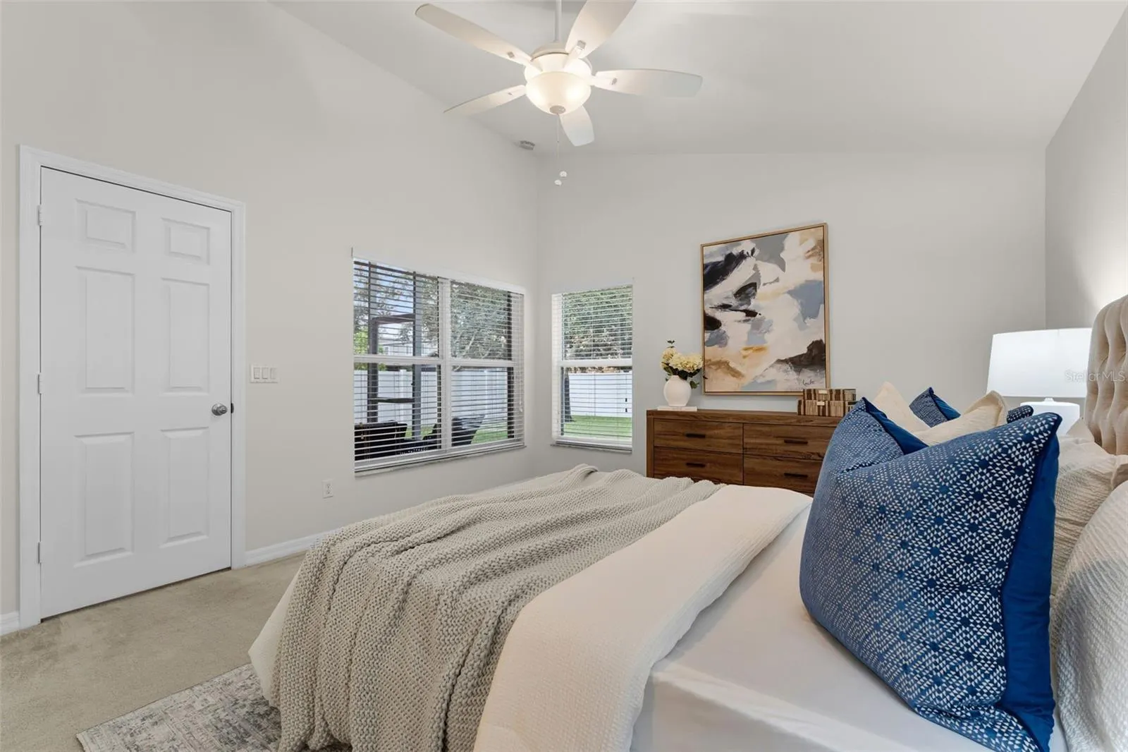 9141 OAK COMMONS WAY