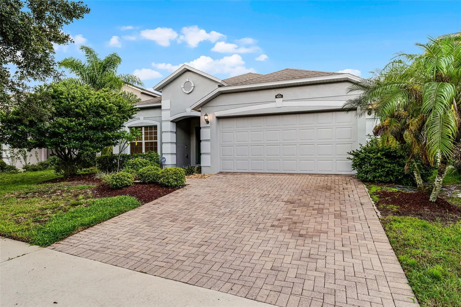 9141 OAK COMMONS WAY