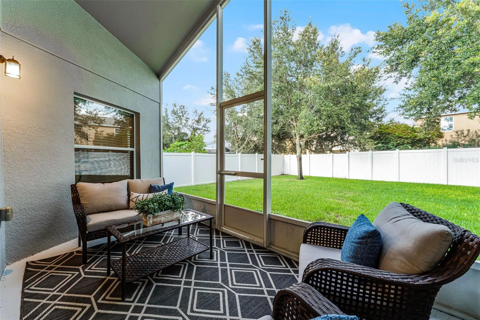 9141 OAK COMMONS WAY