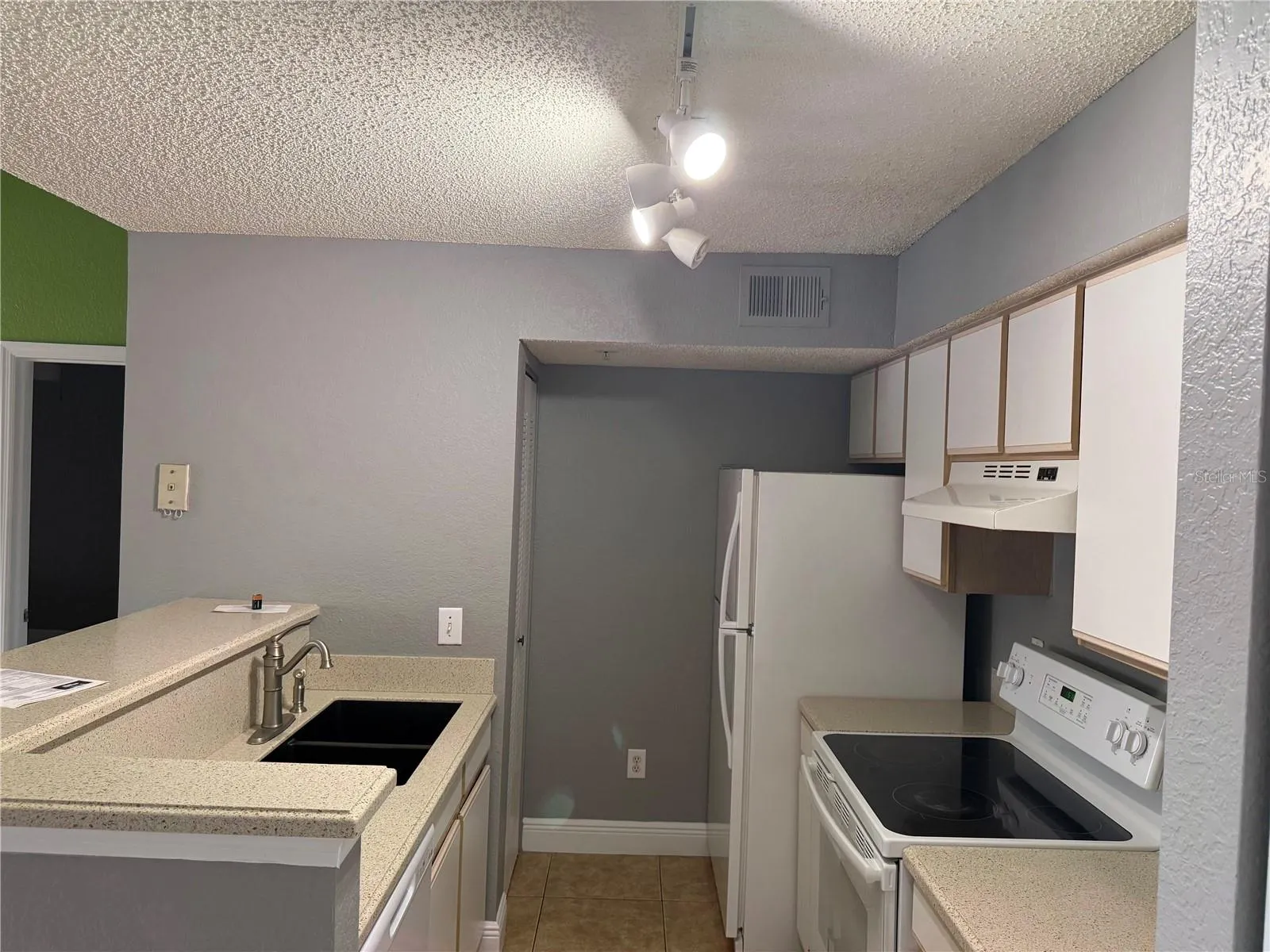 2217 GRAND CAYMAN CT #1233, #1233